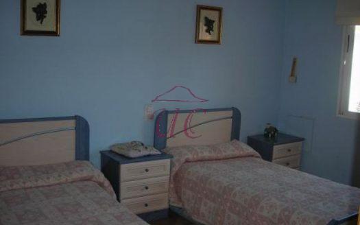 Ogíjares, Bonita unifamiliar-pareada con piscina