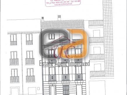 Plza. Mariana Pineda, junto edificio rehabilita en su totalidad