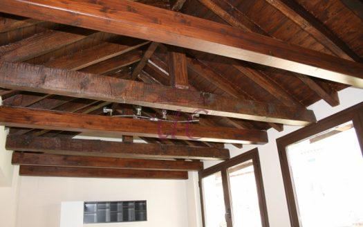 Plza. Mariana Pineda, junto edificio rehabilita en su totalidad