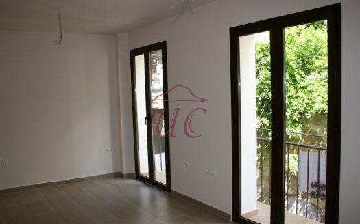 Plza. Mariana Pineda, junto edificio rehabilita en su totalidad