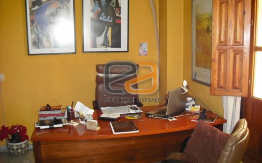 Despacho con 4 puestos de trabajo C/ Navas